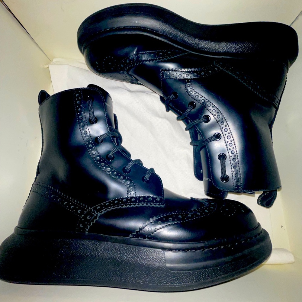 Alexander McQueen BrogueWingtipLeather Platform Combat boots